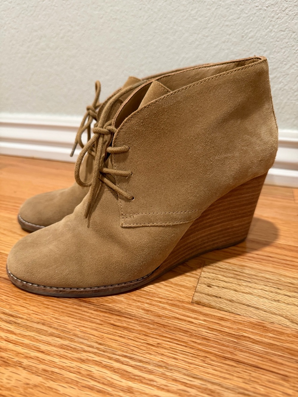 Lucky Brand Yamen Tan Suede Leather Wedge Ankle Booties Size 9.5